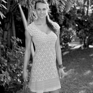 ❤️‍🔥LIKE NEW ATHLETA Dhara Dress, Lined V-neck Ruched Cap sleeve, Gray XS